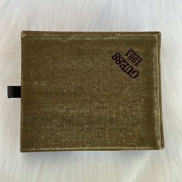 New GUESS Genuine Leather Front Pocket Wallet With Bottle Cap Opener - Picture 2 of 9